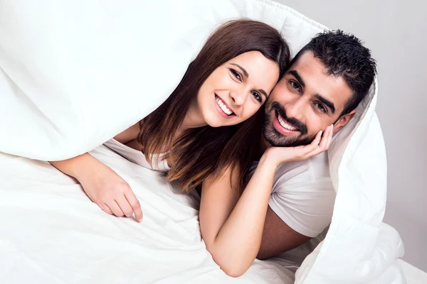 Casal na cama — Fotografia de Stock