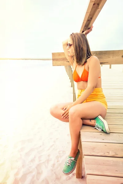 Mädchenporträt am Strand — Stockfoto