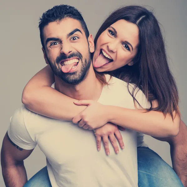 Retrato de una pareja divertida —  Fotos de Stock