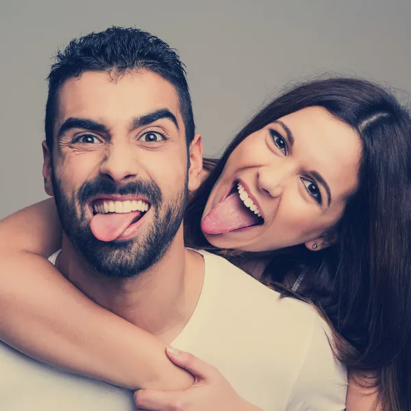 Retrato de una pareja divertida — Foto de Stock