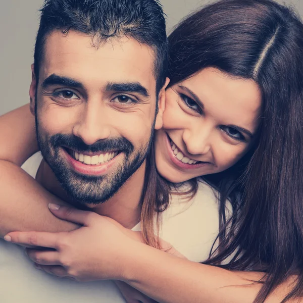 Retrato de una pareja divertida — Foto de Stock