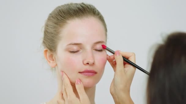 Concept Skincare Cosmetics Makeup White Background Beautiful Lady Close Her — Vídeo de stock