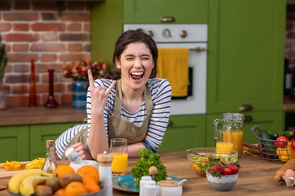 Very Charismatic Attractive Woman Her Kitchen Island Have Thinking Face — Zdjęcie stockowe