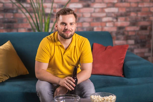 Single Unshaven Fat Man Suffering Insomnia Switches Channels Lying Couch — Stock Photo, Image