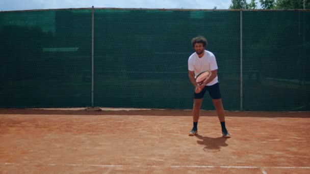 Concentrated Athletic Equipment Man Tennis Player Training Championship Playing Outdoor — Vídeo de Stock