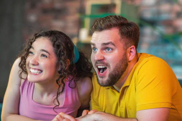 Pretty Couple Watching Together Evening Sport Channel Favourite Sport Match — Stock Photo, Image