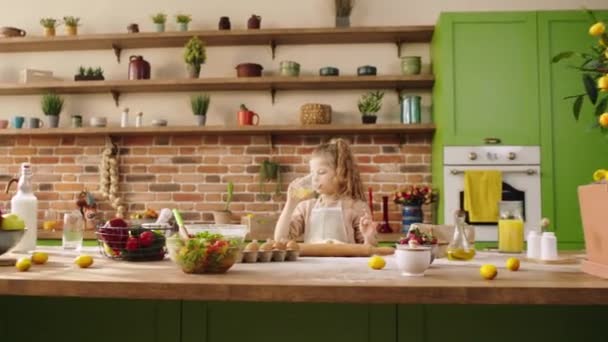 Kitchen Island Beautiful Girl Take Some Orange Juice Continue Mix — Stockvideo