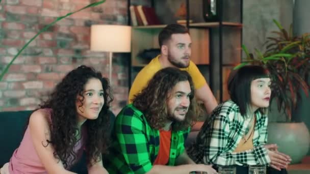 Very Enthusiastic Group Multiracial Students Meeting Together Home Watching Football — Stok Video