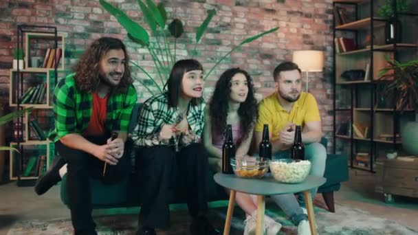 Very Enthusiastic Group Multiracial Friends Home Watching Football Match Getting — Vídeo de Stock