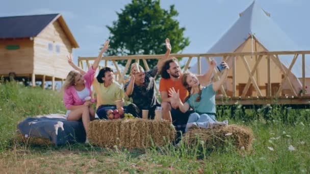 Group Friends Taking Pictures While Sitting Haystack Campsite Drinking Some — Vídeo de Stock