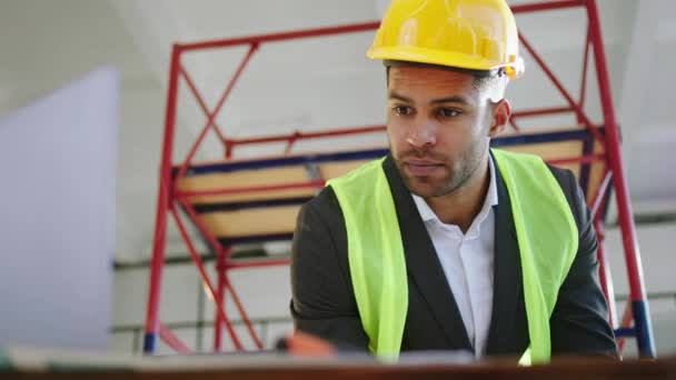 Man Architect Construction Site Taking Video Closeup Wearing Safety Helmet — Wideo stockowe