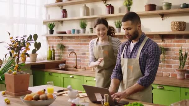 Excited Woman Kitchen Happy Came Her Partner Looking Laptop Start — Wideo stockowe