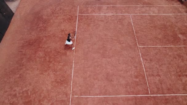 Професійна Тенісистка Ловить Тенісний Ракеткою Знімаючи Відео Видом Очей Безпілотних — стокове відео