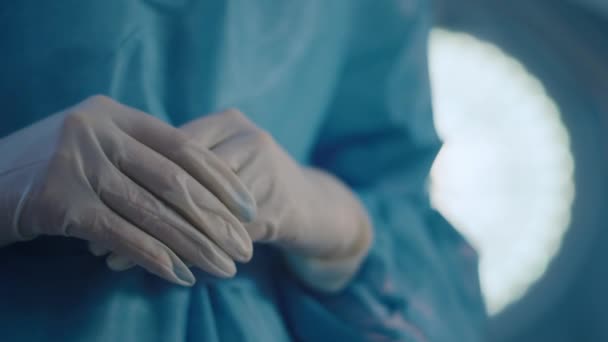 Devant Caméra Capturant Les Détails Chirurgien Dans Salle Opération Préparez — Video