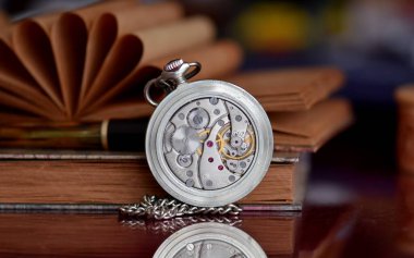 Eski model cep saatini kapat