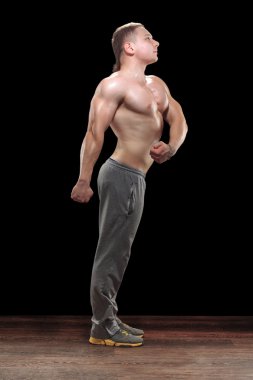 Studio sağlıklı çekici adam