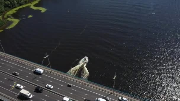 Vista Aérea Del Puente Transporte Sobre Río Dniéper Ciudad Kiev — Vídeo de stock