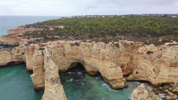 Повітряний Вид Красиві Скелі Пляж Атлантичний Океан Португалії — стокове відео
