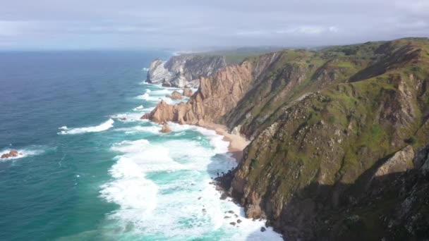 Vista Aérea Ponto Mais Ocidental Europa Cabo Roca Farol Vermelho — Vídeo de Stock