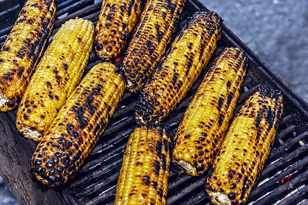 Baked corn on the grill — Stock Photo, Image