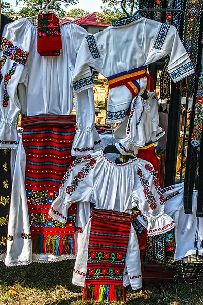 Romanian traditional costumes 1 — Stock Photo, Image