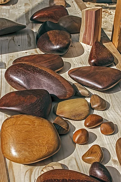 Holzstücke in abgerundeter Form — Stockfoto