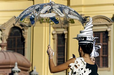 Modern Barok tutum 7