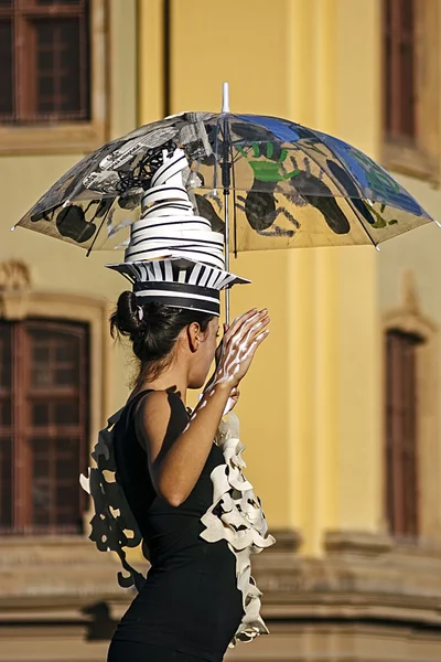 Modern Barok tutum 8