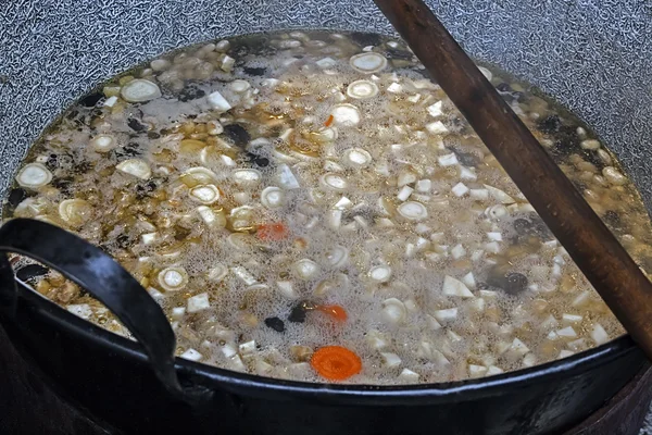 Sopa de feijão preparada em uma panela grande 3 — Fotografia de Stock