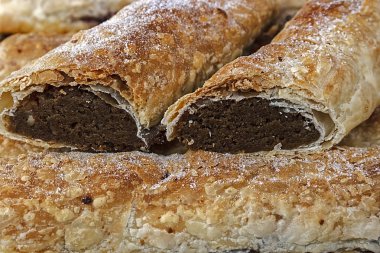 ev yapımı pasta zemin ceviz ve kakao dolu