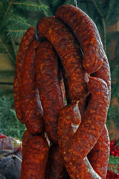 Rumänsk korv (carnati), rökt och torkat — Stockfoto