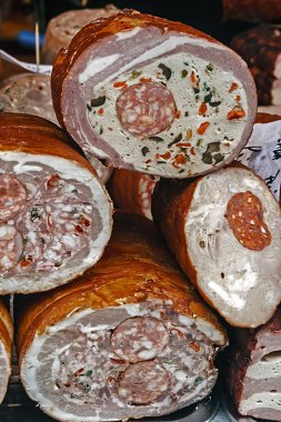 geleneksel sosis, servis-2 için uygun