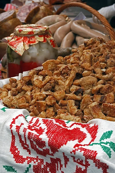 Cracklings, turşu ve sosis-4 — Stok fotoğraf