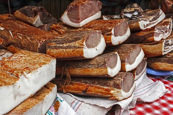 pastırma füme domuz eti ve jambon üst üste adet