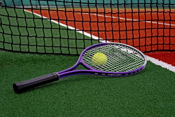 Pelota de tenis y raqueta-3 — Foto de Stock