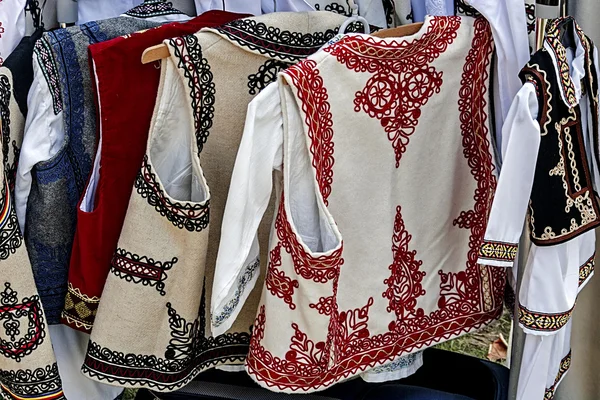 Roemeense traditionele kostuums 2 — Stockfoto