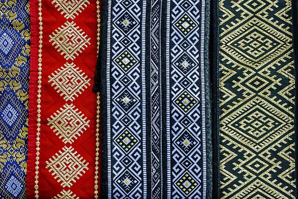 Cintos romenos, largos e bordados 1 — Fotografia de Stock