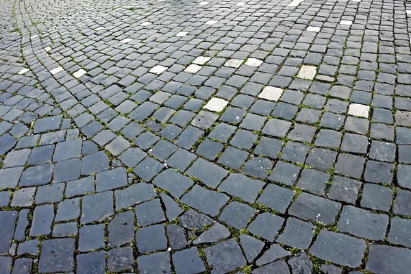 Geplaveide stoep gemaakt van kubieke stenen 9 — Stockfoto