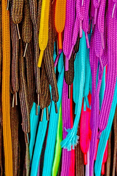 Lacets multicolores pour chaussures et bottes — Photo