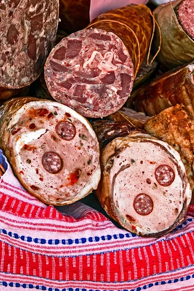 Morceaux et saucisses aspiques traditionnels — Photo