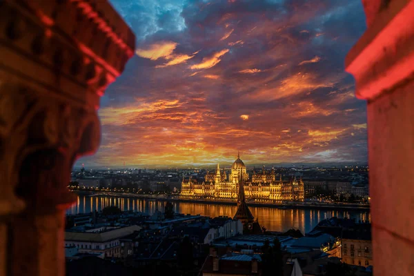 Vista Noturna Sobre Parlamento Húngaro Edifício Budapeste Bastião Dos Pescadores — Fotografia de Stock