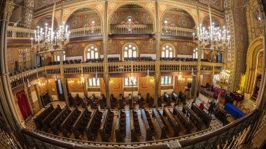 Bükreş, Romanya - 27 Kasım 2019: Viyana Leopoldstadt-Tempelgasse Büyük Sinagogu 'nun bir kopyası. Enderle ve Freiwald tarafından tasarlandı ve 1857-1867 yılları arasında inşa edildi..