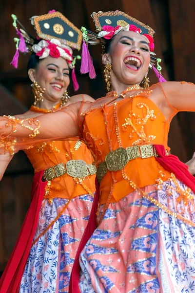 Timisoara Rumänien Juli 2019 Dansare Kvinnor Från Indonesien Traditionell Kostym — Stockfoto