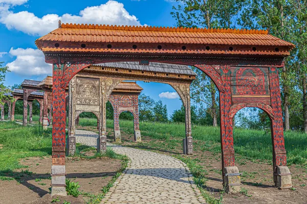 Odoorheiu Secuiesc Transylvania Romania 2022年5月27日 セクレル門のギャラリー ともに16セクレル門 地域に固有のスタイルで彫刻 ほとんどの間1835 1895 — ストック写真