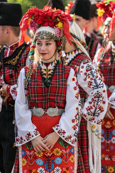 Romania Timisoara July 2022 Young Girl Bulgaria Traditional Costume Present — Stock fotografie