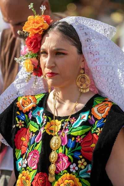 Romania Timisoara July 2022 Young Girl Mexico Traditional Costume Present — Stockfoto