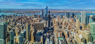 New York, ABD - 7 Mart 2020: Manhattan şehir merkezli Empire State binasından panoramik manzara.