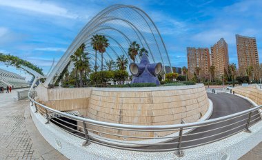 VALENCIA, SPAIN - 27 Mart 2022: L 'Umbracle in architectural complex, City of Arts and Sciences 