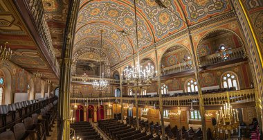 Bükreş, Romanya - 27 Kasım 2019: Viyana Leopoldstadt-Tempelgasse Büyük Sinagogu 'nun bir kopyası. Enderle ve Freiwald tarafından tasarlandı ve 1857-1867 yılları arasında inşa edildi..