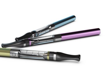 e-sigara, e-cig beyaz zemin üzerine